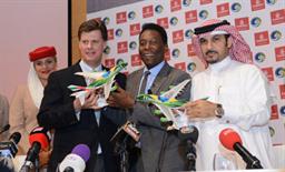 Sheikh Majid Al Mualla, Emirates’ Divisional Senior Vice President, Commercial Operations, Centre with New York Cosmos Chairman Seamus O’Brien and Pelé after announcing a two year extension to the airline’s sponsorship of the club.
