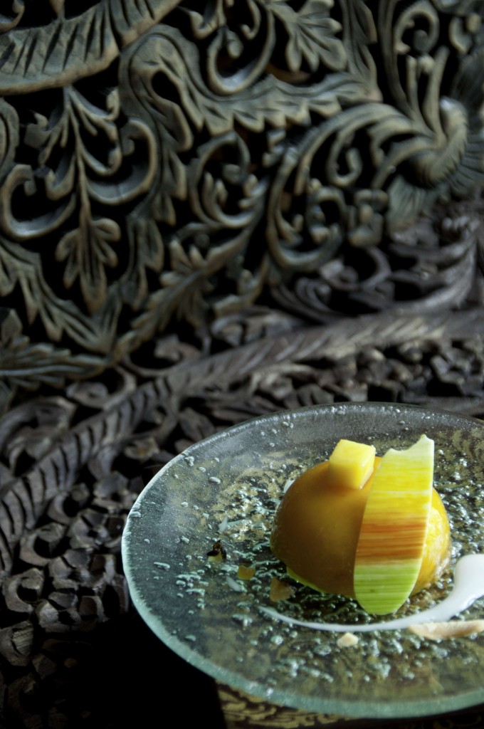 Siam Kempinski Hotel Bangkok Pastry chef Alfred Merkel's "Siam Passion" wins Kempinski Dessert of the Year 2014