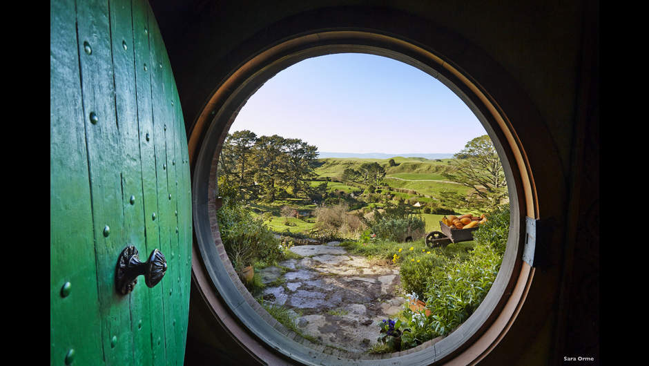 Hobbiton%E2%84%A2-Movie-Set-in-New-Zealand-welcomed-its-one-millionth-visitor.jpg