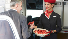 airberlin guests on short and medium-haul flights to receive the new chocolate heart by Lindt from 8 April 