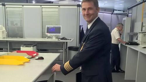 Lufthansa pilots now only use eFF (Electronic Flight Folder) application for the entire briefing and flight documentation 