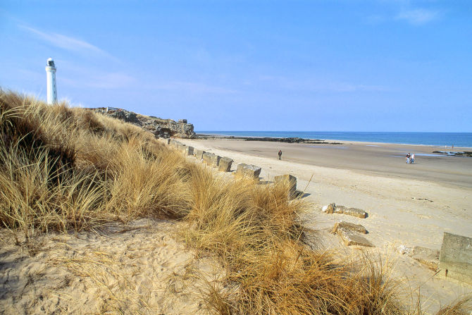 The west beach at Lossiemouth, north of Elgin. Credit: VisitScotland / Paul Tomkins.
