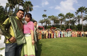 160 Chinese Couples to Tie the Knot in Cha-am, Thai Style