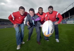 Pass master Declan Kearney, Aer Lingus Director of Communications, is helping Ulster Rugby prepare to spin another success story this season after the signing of a new sponsorship deal. The package will see Aer Lingus become the official airline for Ulster Rugby over the next two years. Admiring Declan's technique are Ulster stars Johann Muller, John Afoa and Jared Payne.