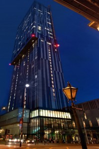 Hilton Manchester Deansgate has revealed the new Cloud 23, one of the top destination bars in the city located on the 23rd floor of the Beetham Tower, Manchester’s tallest building, following its recent refurbishment. Credit: Hilton Hotels & Resorts. 