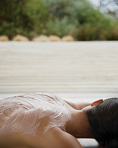 Get beach-ready this summer with Easy Breezy Treatment at Four Seasons Hotel Dublin's The Spa