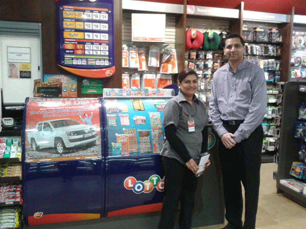 Samima Bano and Relay’s New Zealand regional manager Sanjay Govind at Relay’s lucky Auckland Airport store.