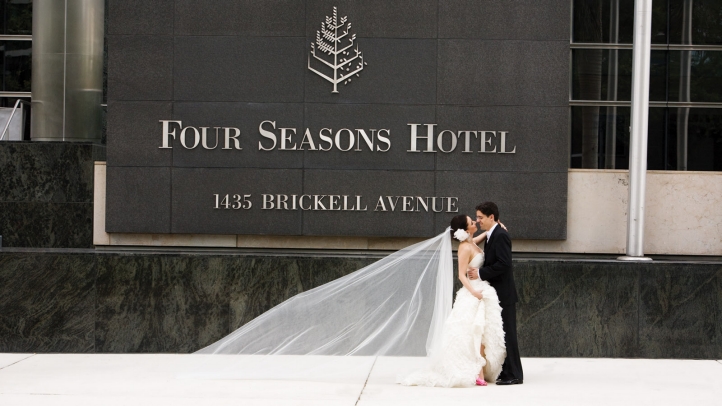 Four Seasons Hotel Miami features $10,000 Vow Renewal Package for its 10th Anniversary this October