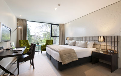 The George Christchurch Overlooking the iconic Hagley Park and the flowing Avon River The George Christchurch is an award-winning luxury boutique hotel. A city centre premise, near the cultural heart of the city and an award winning dining experience make The George a must-stay.