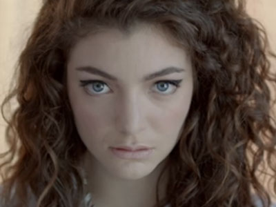 Lorde, real name Ella Yelich-O'Connor is a New Zealand singer taking the music world by storm. Lorde embraced the digital era of music, releasing her debut EP The Love Club on SoundCloud in November 2012. The first single from this EP was ‘Royals’ which not only debuted at No.1 on the New Zealand charts, but shot straight to the top of the American Billboard Hot 100 charts, making her the first Kiwi to achieve such a status. Photo credit: YouTube
