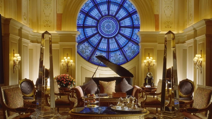 Four Seasons Hotel Cairo at The First Residence won the reader’s choice rating of 92.3 percent in the Condé Nast Traveler 2014 Gold List 