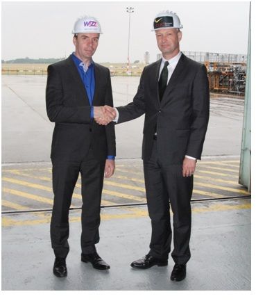 József Váradi, CEO Wizz Air, and Joost Lammers, CEO Budapest Airport, celebrate the imminent construction of the new Wizz Air Maintenance Hangar