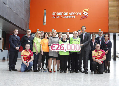 Pictured (l-r): Pat Ryan, Mark Reidy, Linda Tynne, Tommy Nagle, Loretto Duggan,  Margaret O’Rourke Quill, Rose Hally Bank of Ireland, Catherine Harrington, Samaritans, Mike Mullins, Samaritans, Sean T. Ruane, Andrew Murphy, Chief Commercial Officer, Shannon Group plc , Dorothy Quinn, Niall Maloney Airport Operations Director, Shannon Airport and Tara Petticrew. Kneeling (from left) Mike Linnane and Diarmuid Cullinan. 