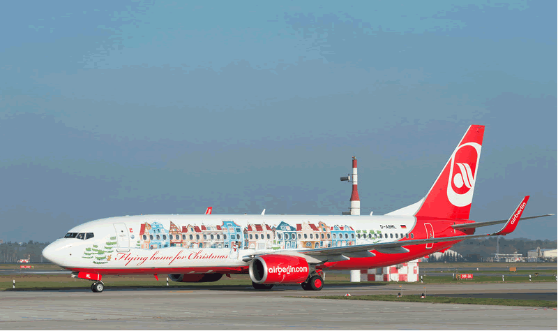 airberlin's Boeing 737-800 bearing the code D-ABML entered into service as the 2014 Christmas aircraft 