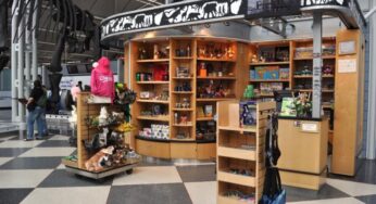 The Field Museum Store at O’Hare Int’l Airport received Best Local/Regional Retail Store award at an airport by Airport Revenue News (ARN) magazine