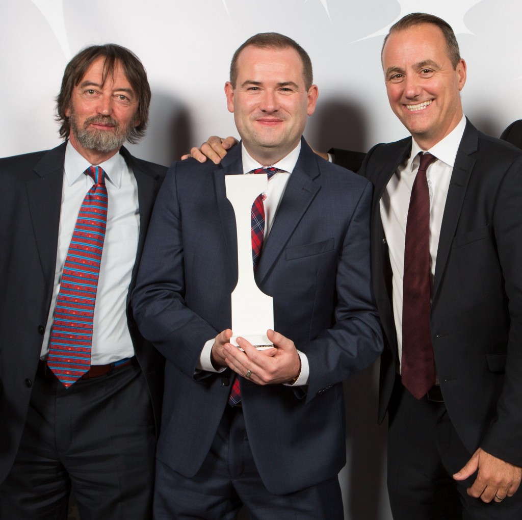 Photo caption: (left to right) Ian Harbison, Editor – Aircraft Cabin Management, Calum Laming, Etihad Airways’ Vice President – Guest Experience, and Mike Crump, Co-Founder and Director, Honour Branding, part of Etihad Design Consortium, at an award ceremony in Hamburg, Germany. 