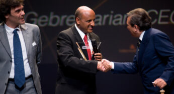 Ethiopian Airlines CEO Tewolde Gebremariam awarded the 2015 International Grand Prix special award