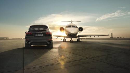 Lufthansa First Class passengers and Lufthansa Private Jet guests can now take Porsche 911 or Panamera for a spin through Munich while waiting for their next take-off 