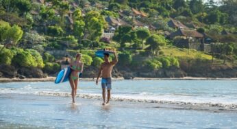 Olympic gold medalist snowboarder Torah Bright and 2x longboard world champion Kelia Moniz will host Bali’s inaugural #runsupyoga event on August 15 at Four Seasons Resort Bali