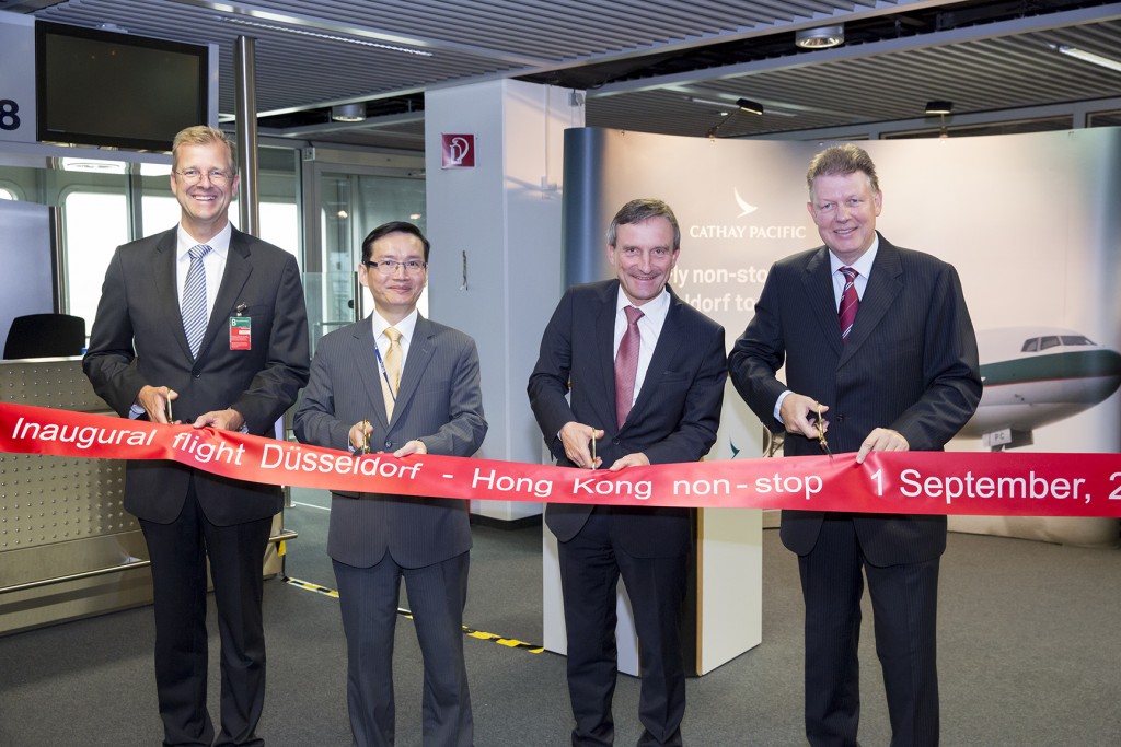 Officiating guests at CX376/1Sep gate ceremony included Cathay Pacific Country Manager Germany and Eastern Europe, Mr Tony Sham, Mayor of Düsseldorf, Mr Thomas Geisel as well as Düsseldorf Airport’s Managing Director Dr Ludger Dohm and Chairman, Mr Gerhard Schröder.