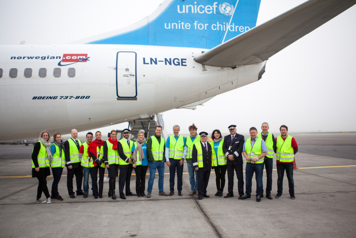 Norwegian, UNICEF sent aircraft fully loaded with school supplies and emergency aid to Jordan for Syrian refugee children 