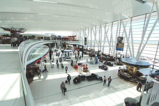 Budapest Airport seeks companies to operate the advertising sites at the airport 