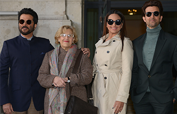 Bollywood actors Anil Kapoor, Sonakshi Sinha and Hrithik Roshan with the Mayor of Madrid Manuela Carmena