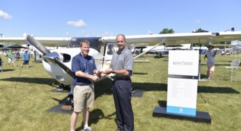 Cessna Aircraft Company delivers new Cessna Skyhawk 172 to Kent State University