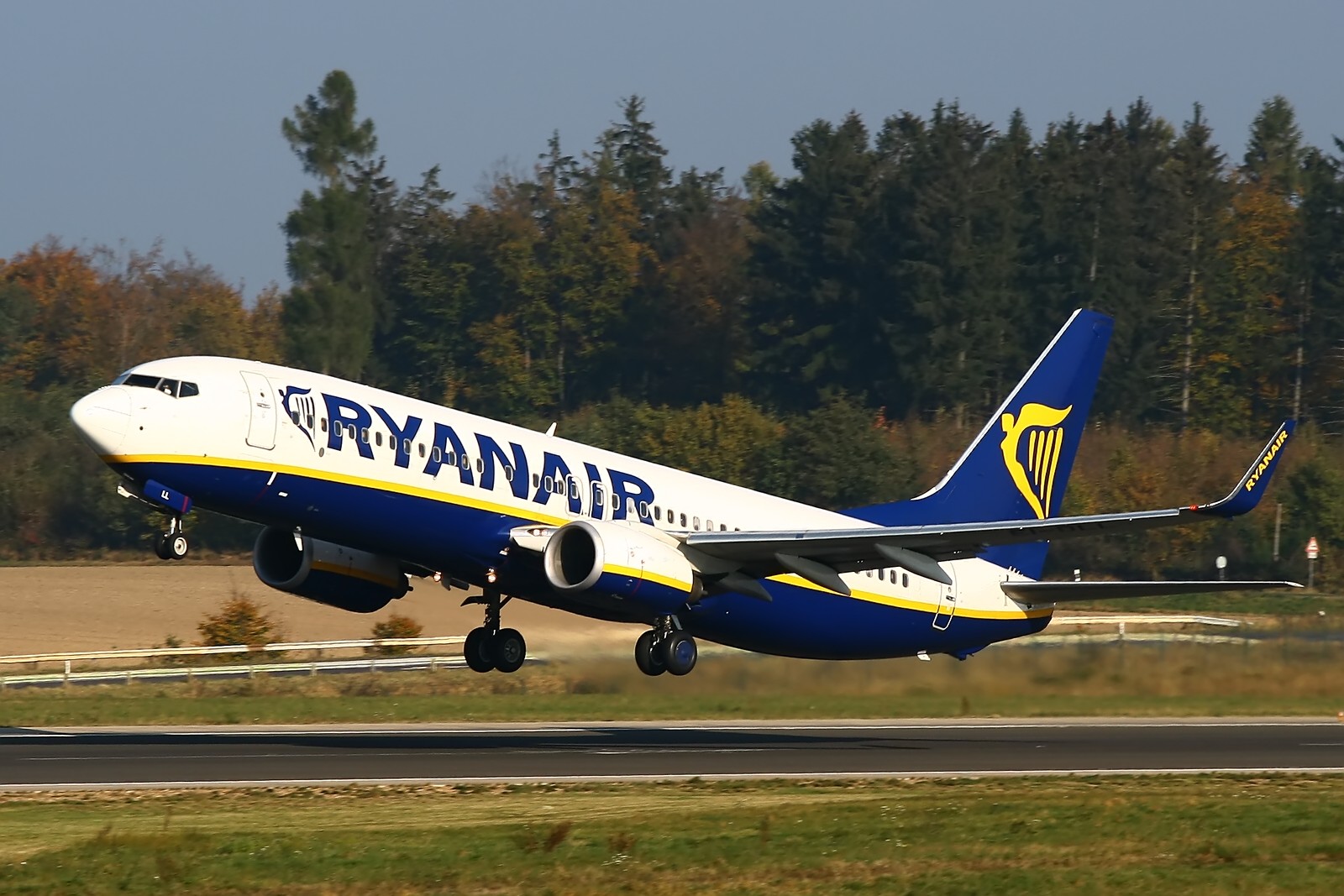 Ryanair adds 5 extra flights between Dublin and the UK for Liverpool and Man United’s Premier League games