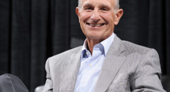 Jeremy Jacobs, Bruins Owner and Chairman of Delaware North to be inducted into the Hockey Hall of Fame Class of 2017