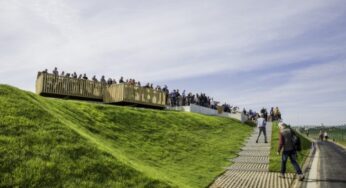 Brussels Airport inaugurates two spanking new plane spotting platforms for aviation enthusiasts