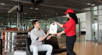 Hamburg Airport trials new “Gate Delivery” service: passengers can order snacks and drinks online to be delivered directly to their departure gate