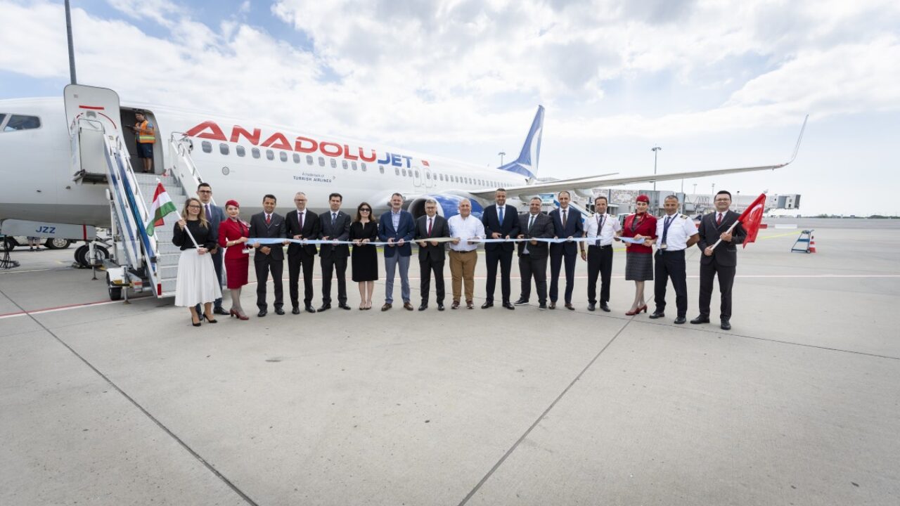 Travel PR News  Budapest Airport welcomed inaugural LOT Polish Airlines  service to Seoul