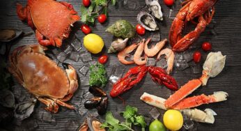 Gateway Hotel invites guests to indulge in seafood delicacies at Three on Canton’s dinner buffet