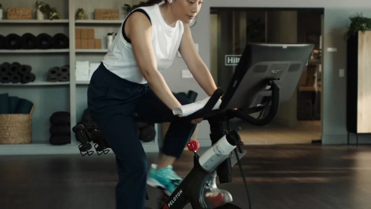 Peloton discount connected fitness