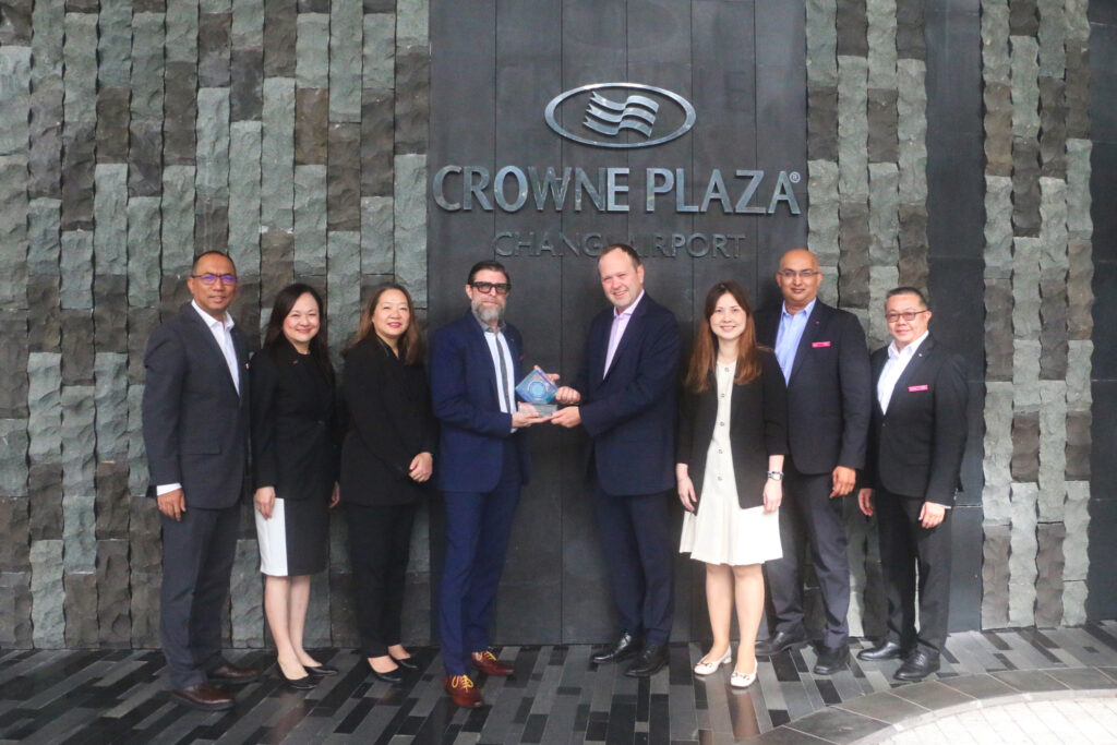 Crowne Plaza Changi Airport Wins Best Airport Hotel in Asia Pacific for the Seventh Consecutive Year at the Business Traveller Asia-Pacific Awards 2024